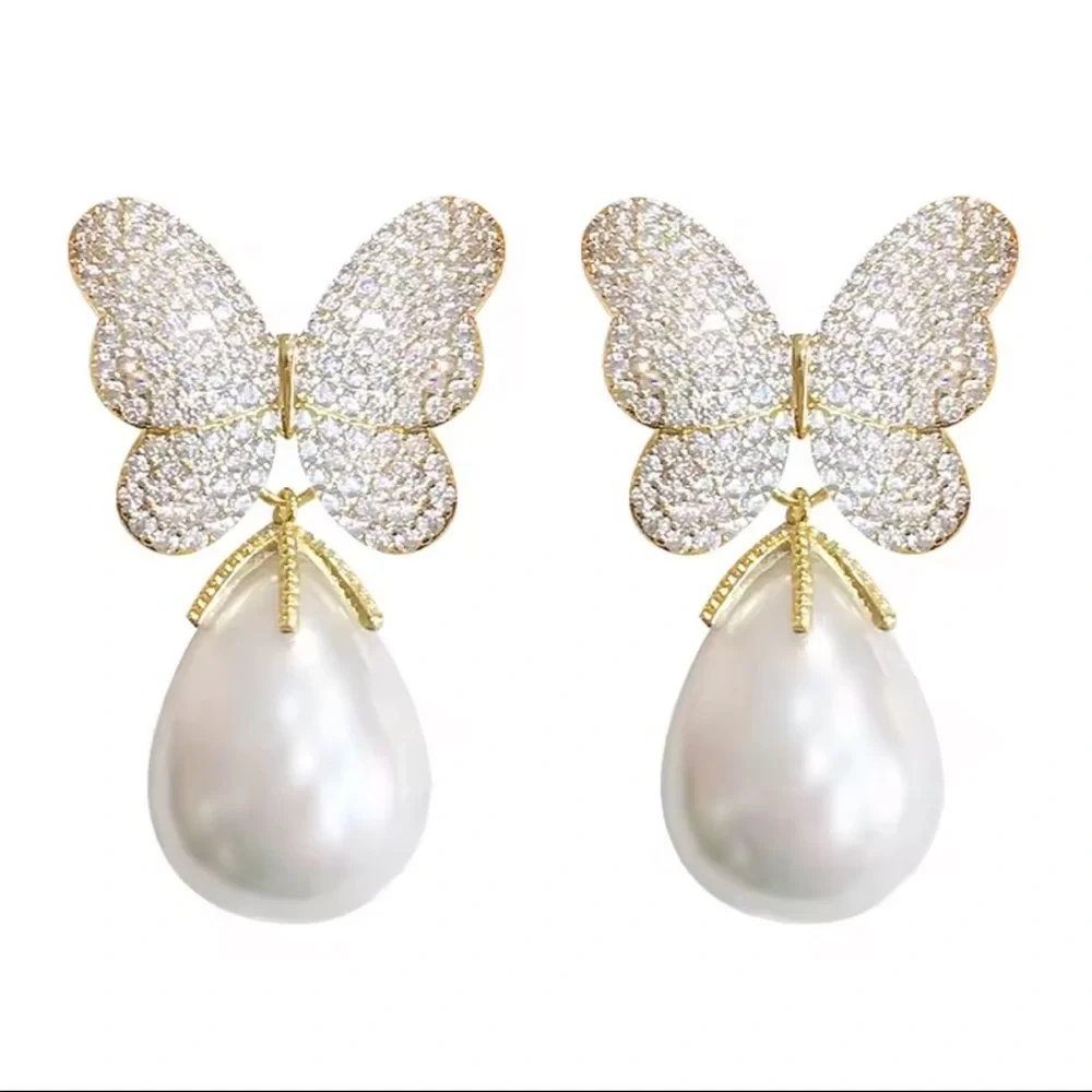 Vintage Butterfly Pearl Gold Timeless Earrings